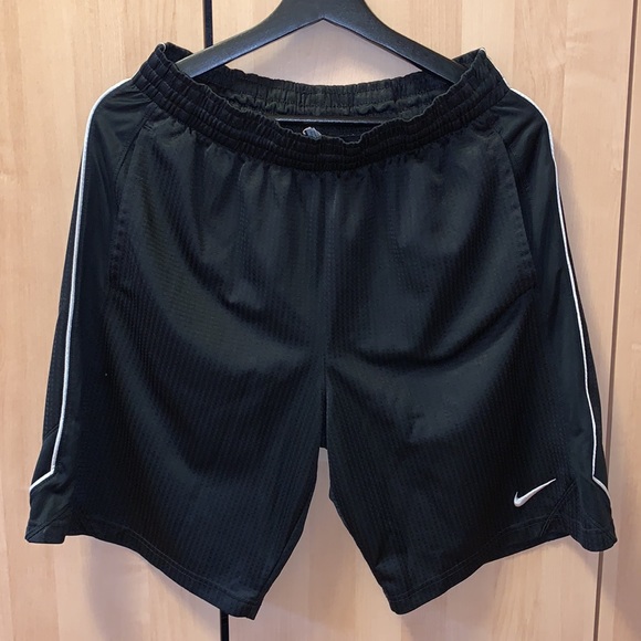 Nike Basketball Shorts - Picture 1 of 2